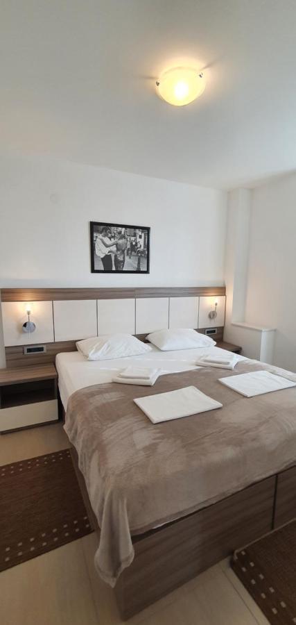 Apartments Lofiel Novalja Extérieur photo