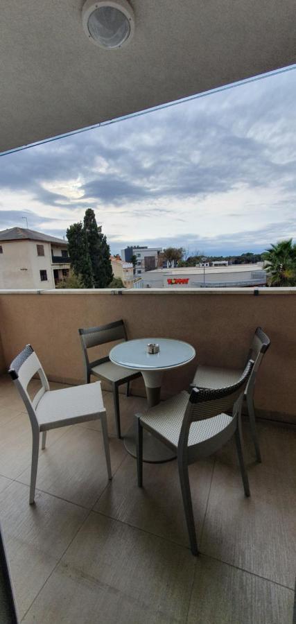 Apartments Lofiel Novalja Extérieur photo