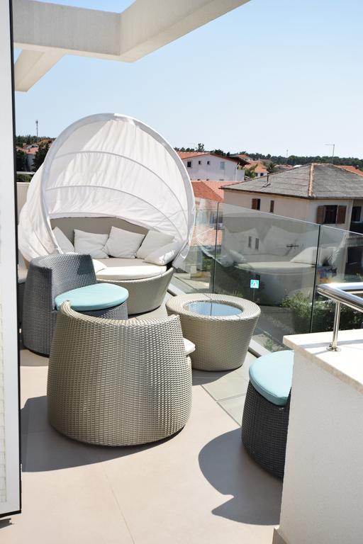 Apartments Lofiel Novalja Extérieur photo